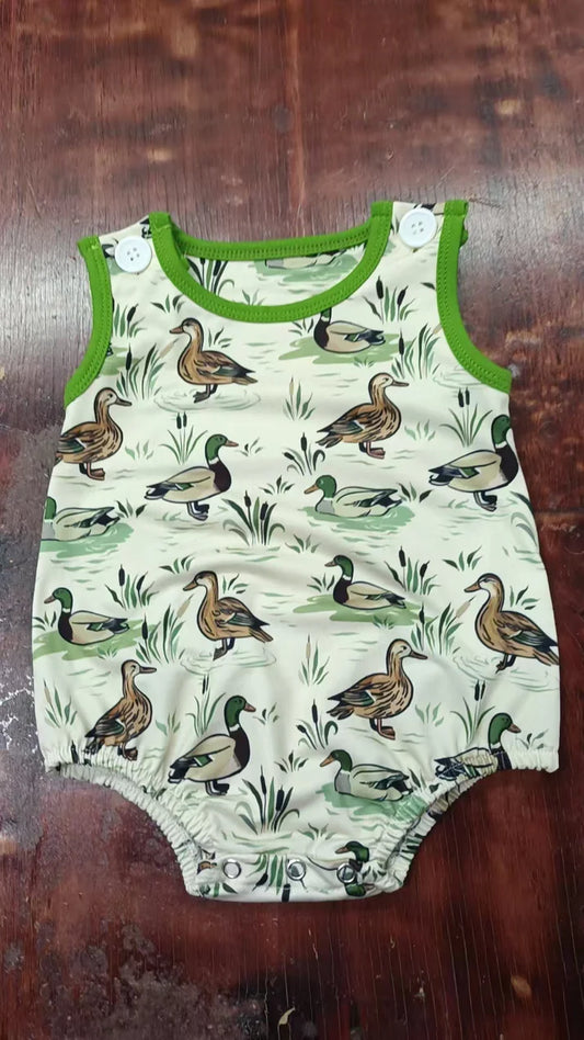 Preorder moq 5 Baby Boys Green Sleeveless Ducks Plaid Rompers 5.9